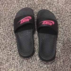 NIKE Slides